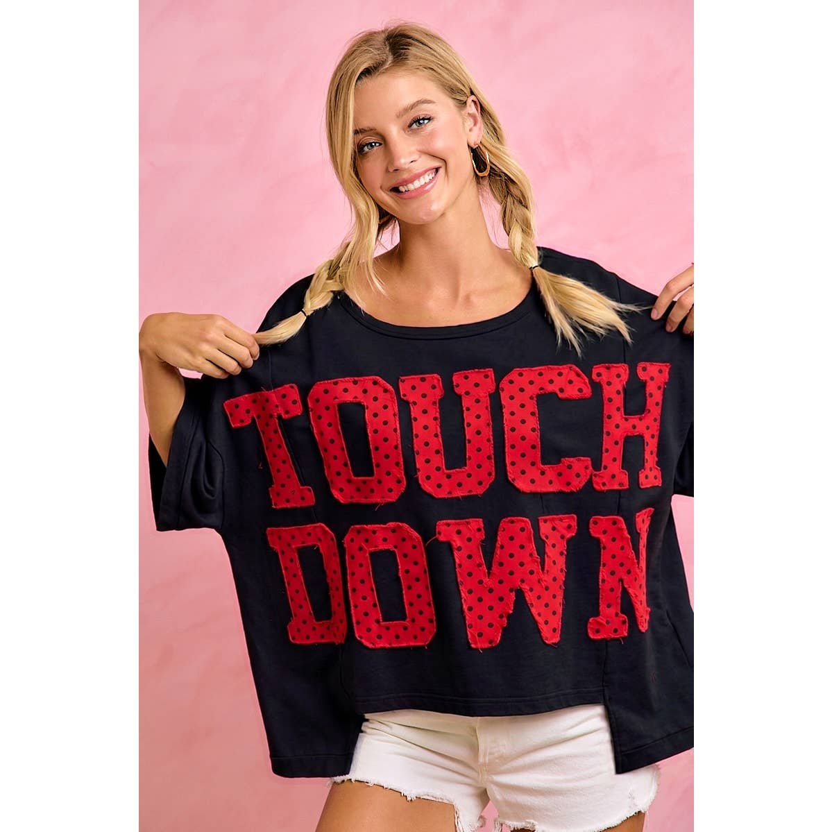 GAMEDAY POLKA DOT PATCHES SHORT SLEEVES TOP: BLACK/RED