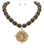 GA Bulldog Face Necklace Set