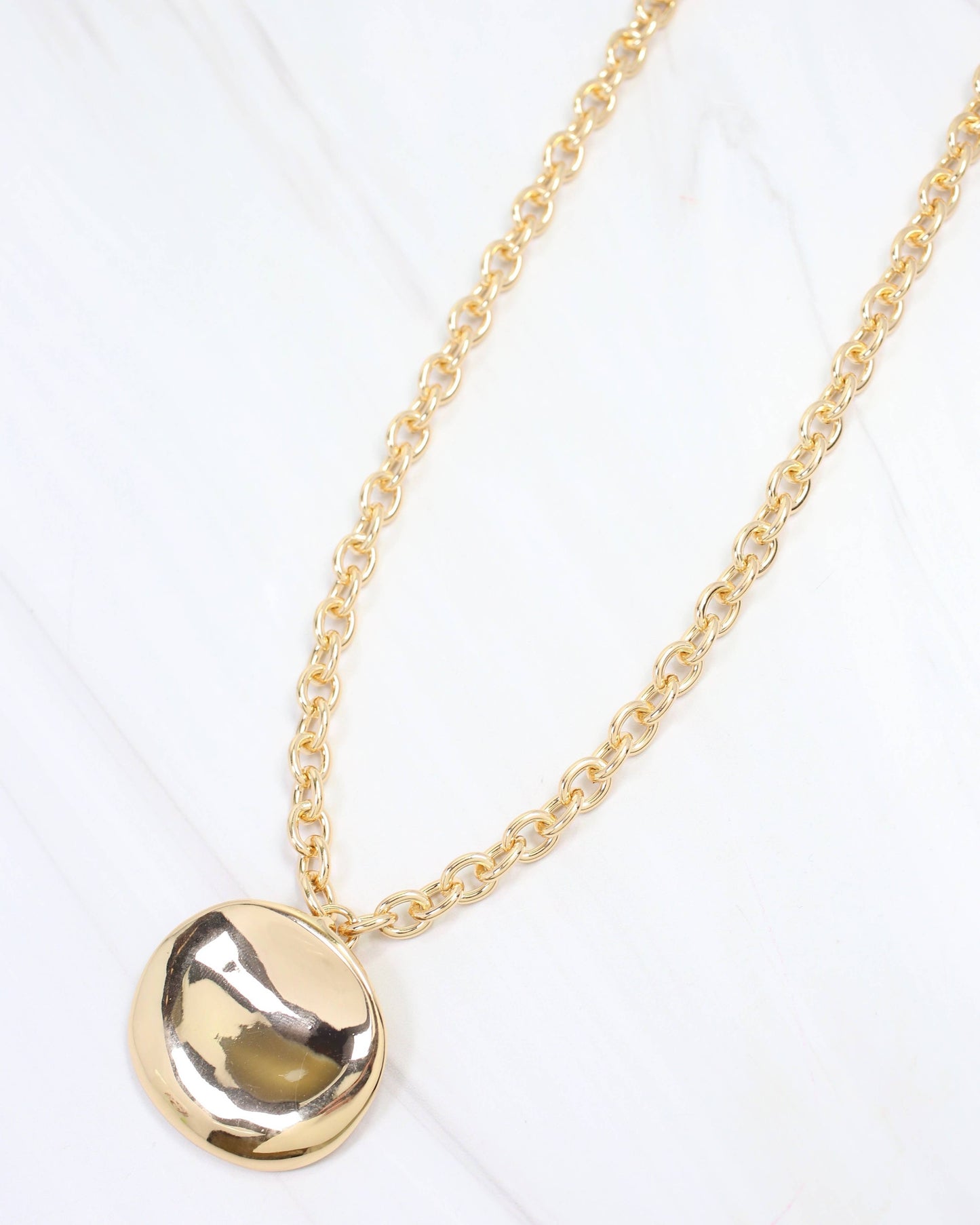 Andover Oval Charm Link Necklace Gold