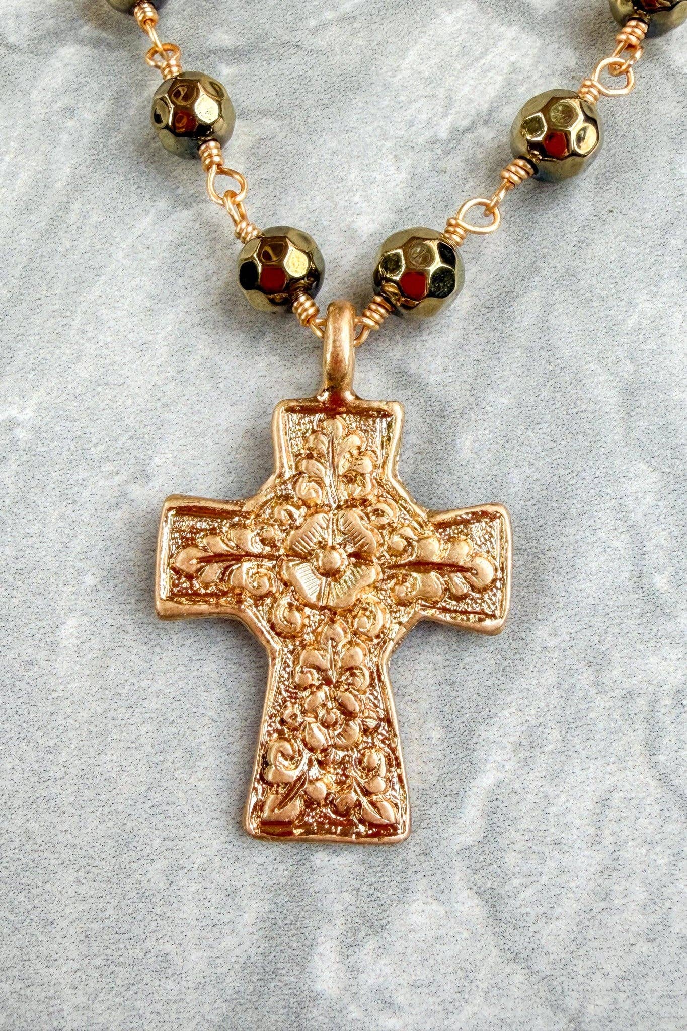 Talus Gold Necklaces: Gold Open Star