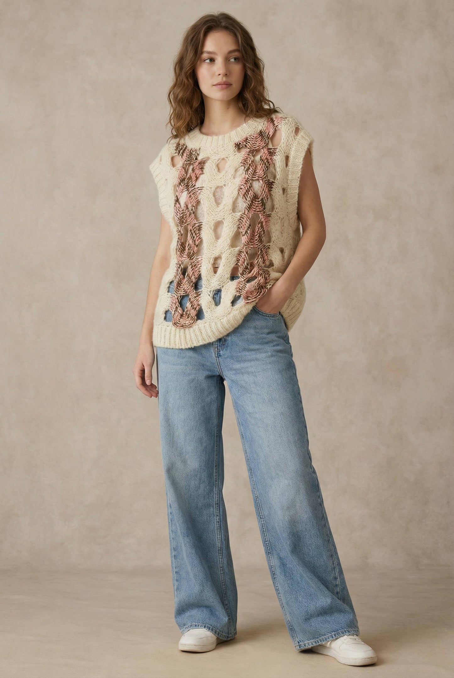 Crochet Knit Top with Floral Appliqué Detailing.: Ivory / S,M,L