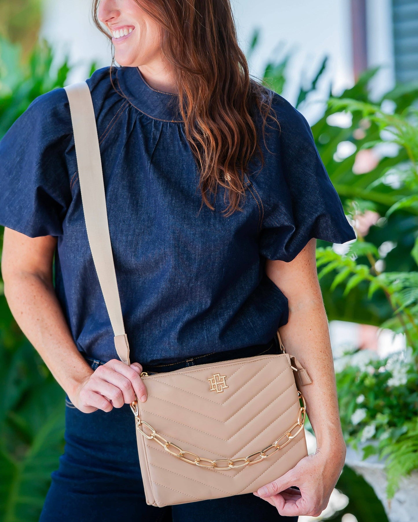 Ariana Crossbody Latte VQ: Default