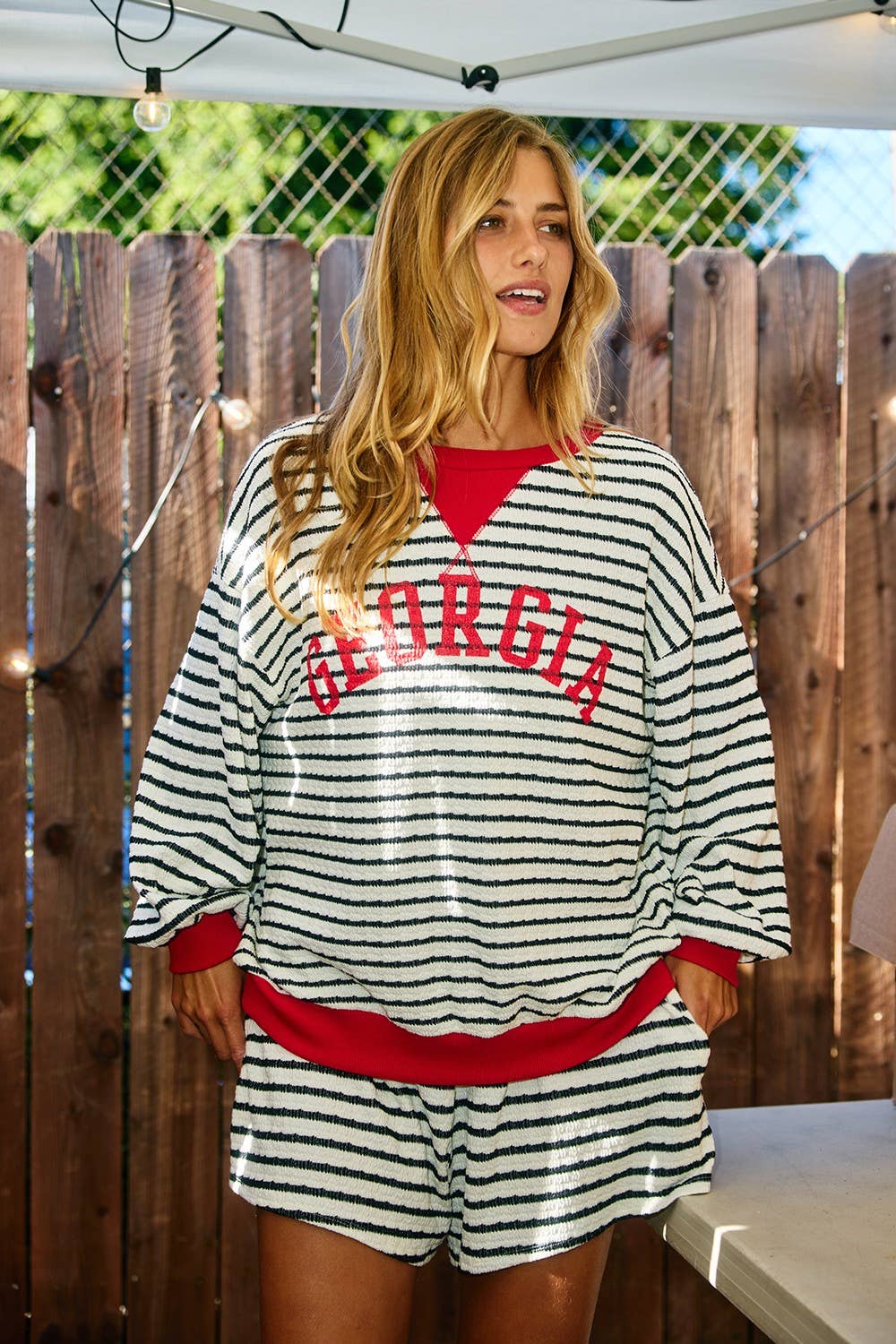 Contrast Waist Stripe Knit Shorts: Black/Red