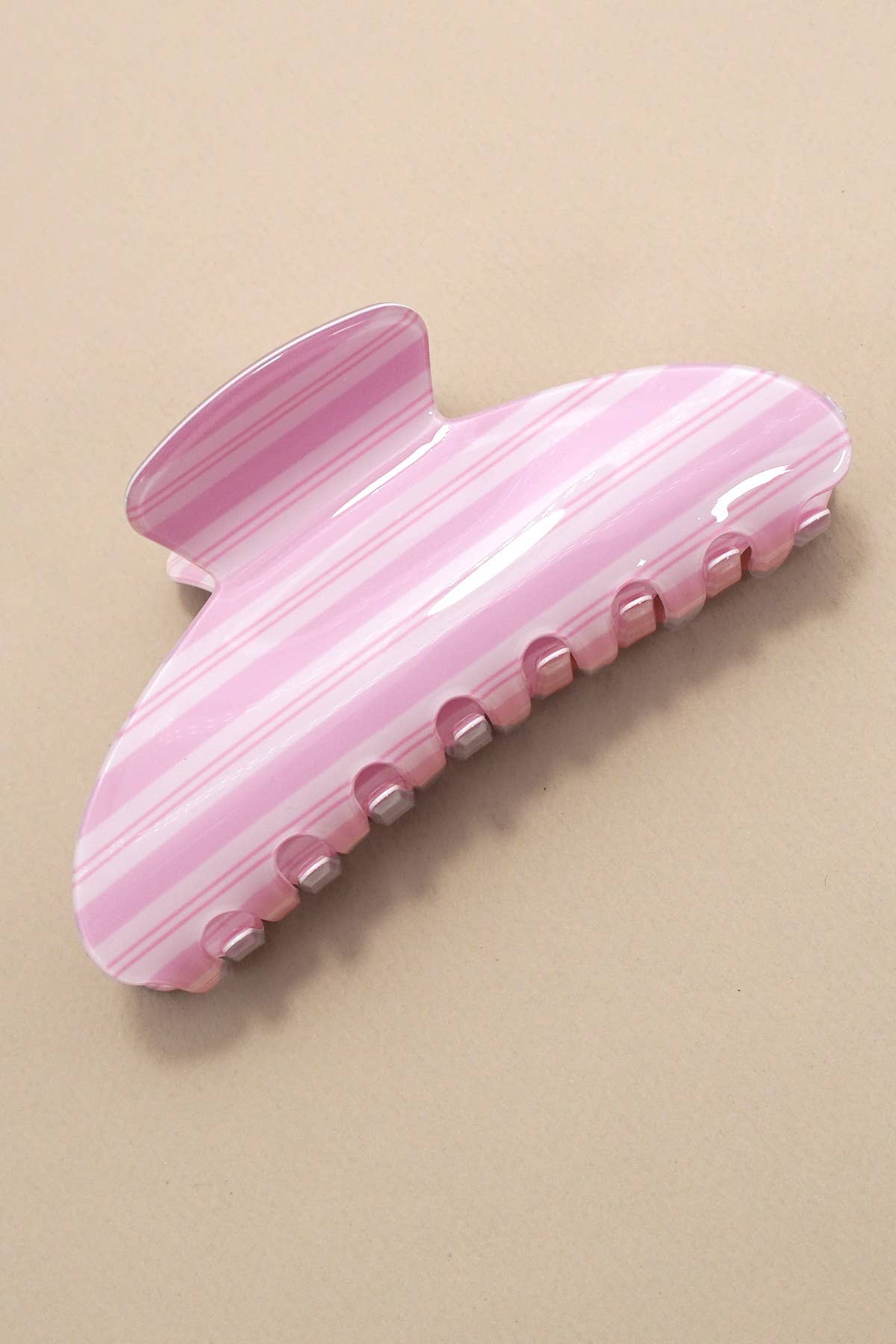 JUMBO STRIPE PLAID OVAL HAIR CLAW CLIPS: Black