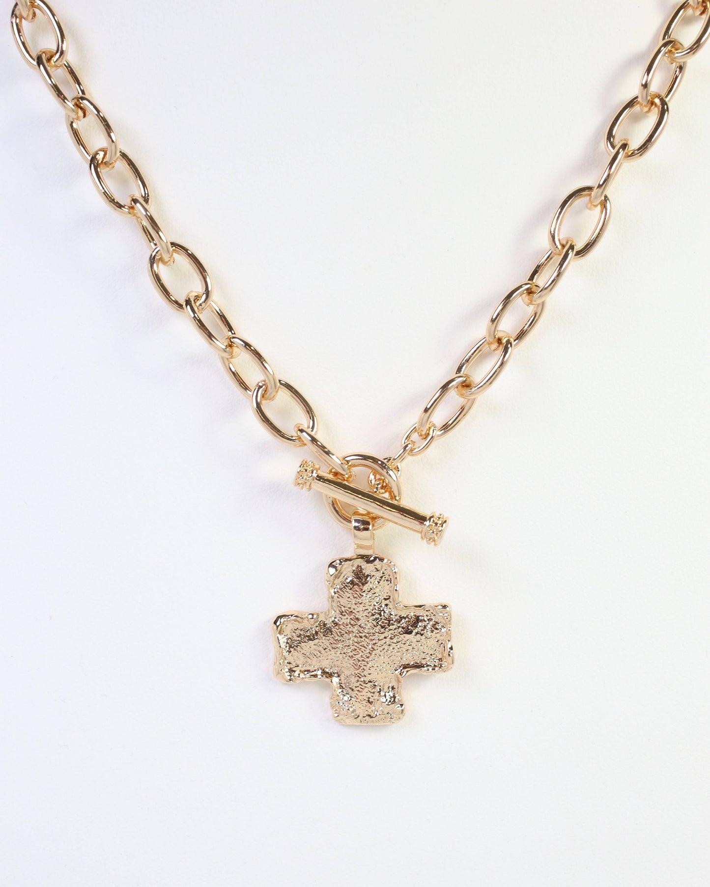 Beryl Cross Link Toggle Necklace Gold