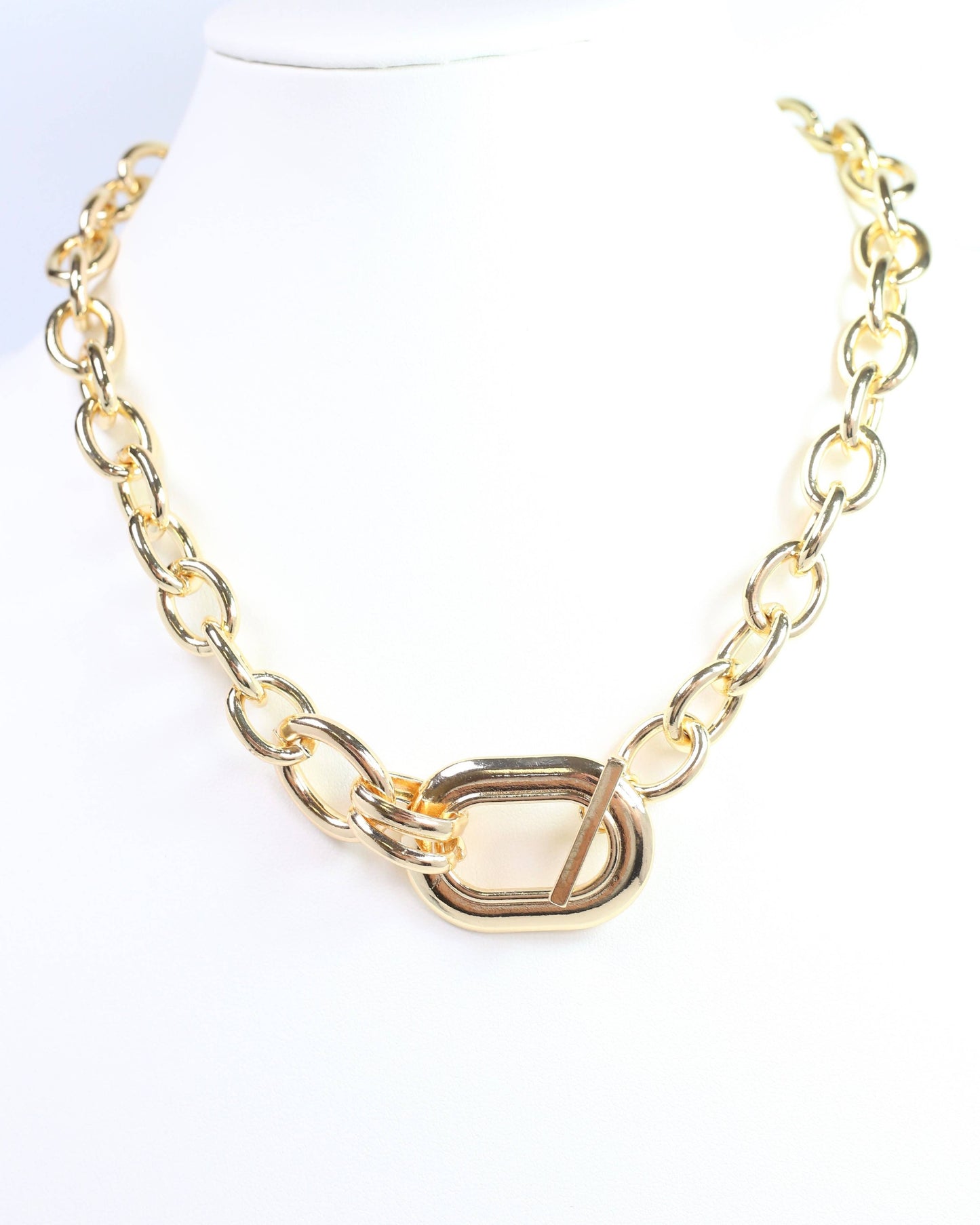Francey Gold Oval Pendant Necklace Gold