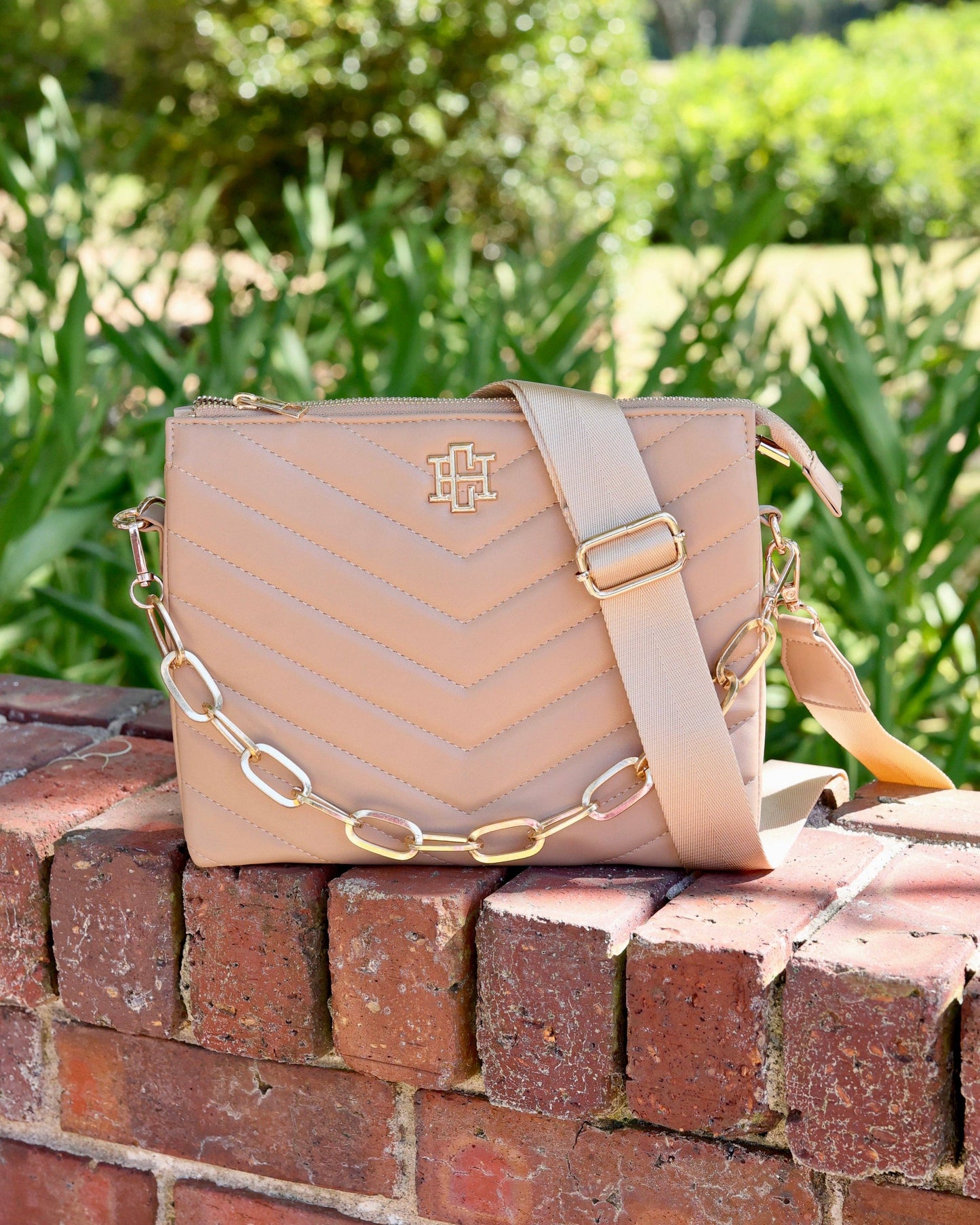 Ariana Crossbody Latte VQ: Default