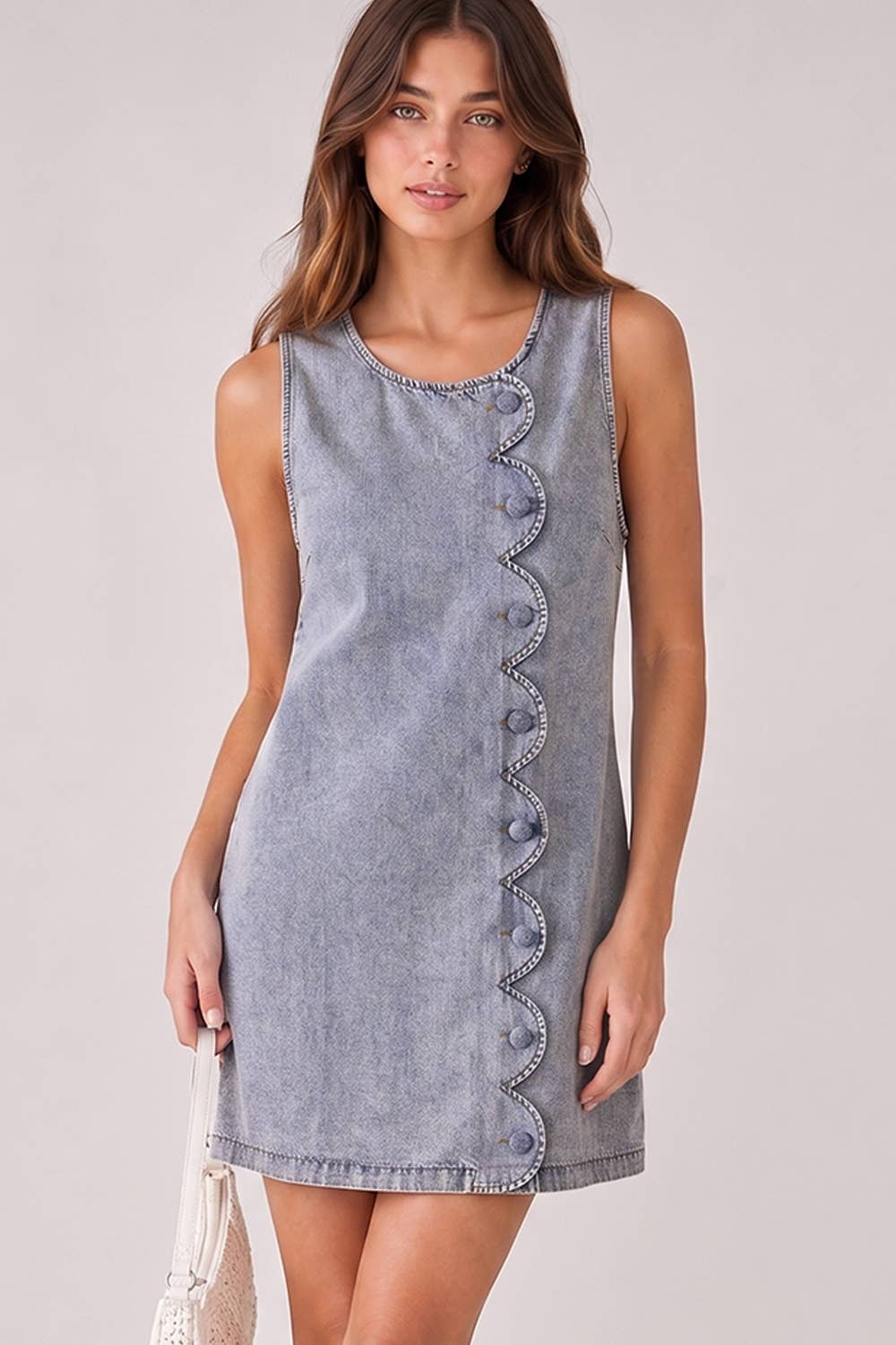 Scallop Button Washed Denim Mini Dress: LT INDIGO