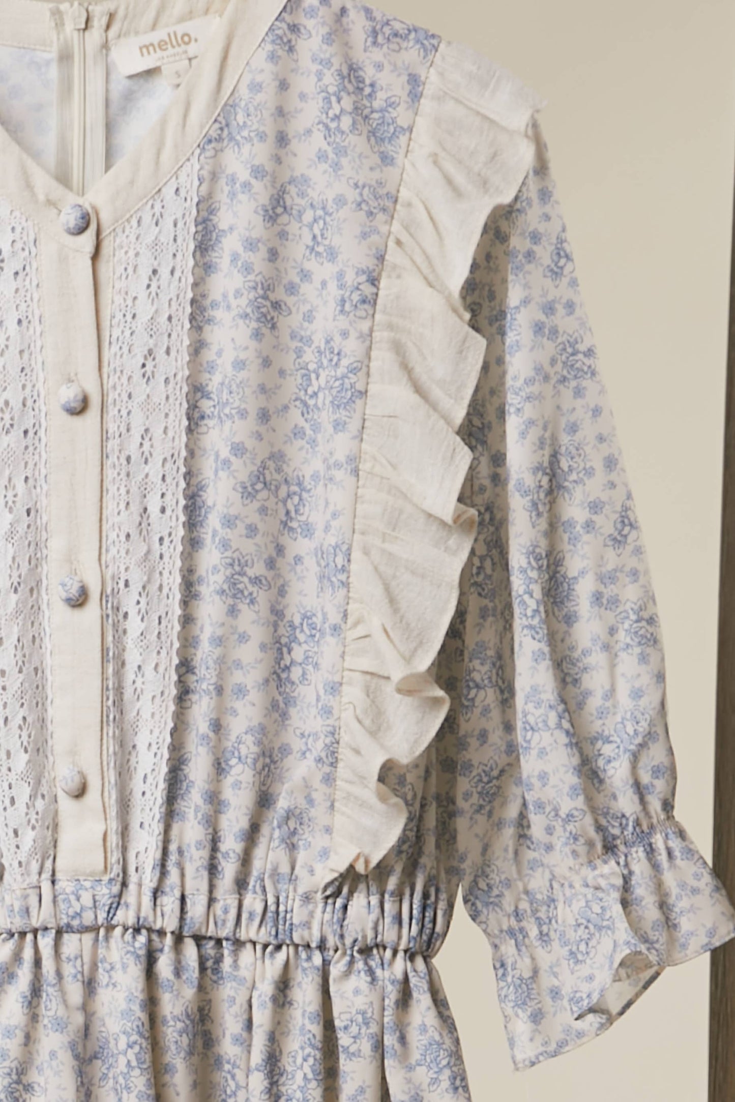 FLORAL LACE PANEL ROMPER: Dusty Sky Blue