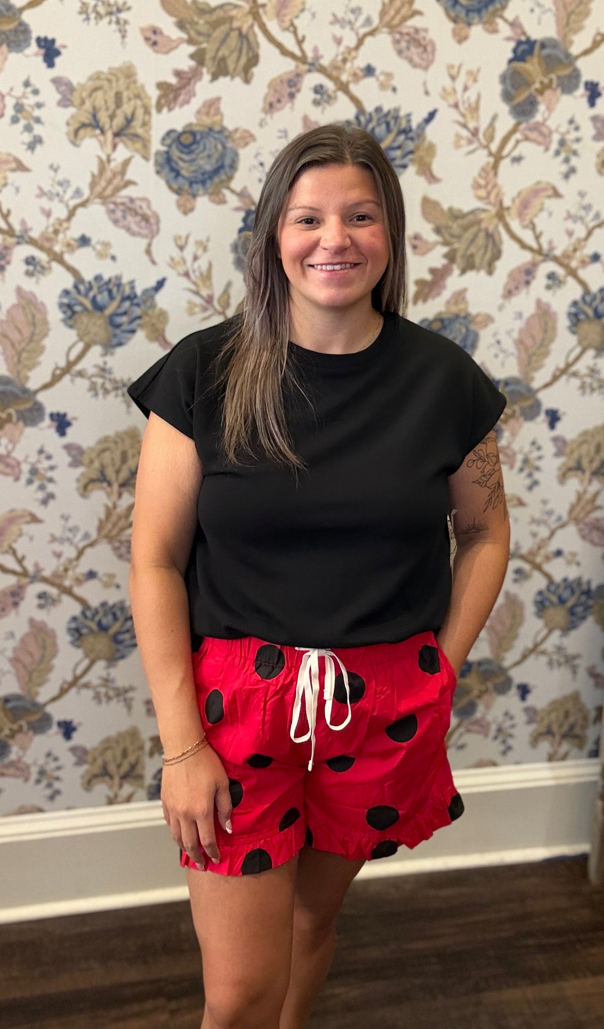 Gameday Ruffle Hem Polka Dot Poplin Shorts: RED/BLACK