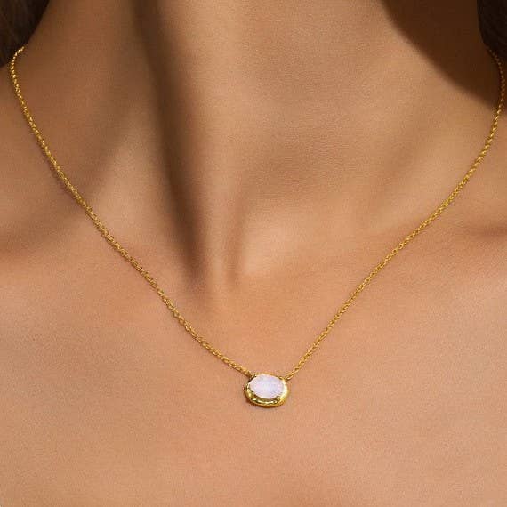OVAL GEMSTONE CHARM PENDANT NECKLACE | EMERALD