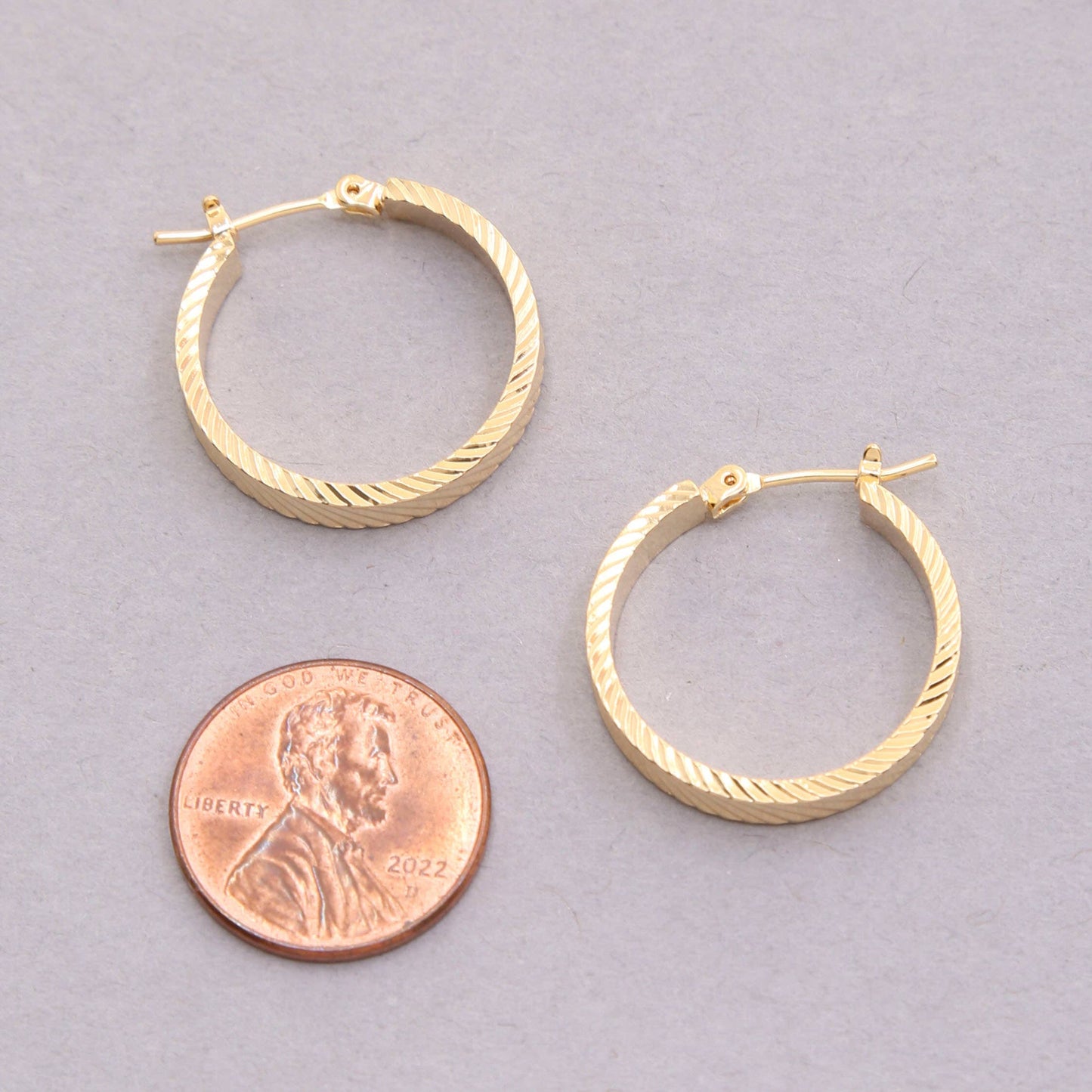 14K GOLD DIPPED LINED HOOP EARRING