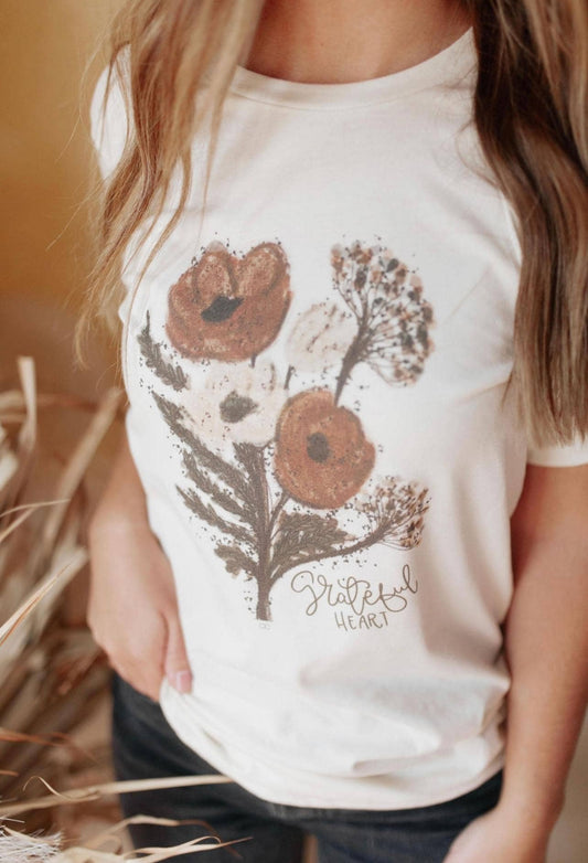 Grateful Heart Graphic Tee
: Large
