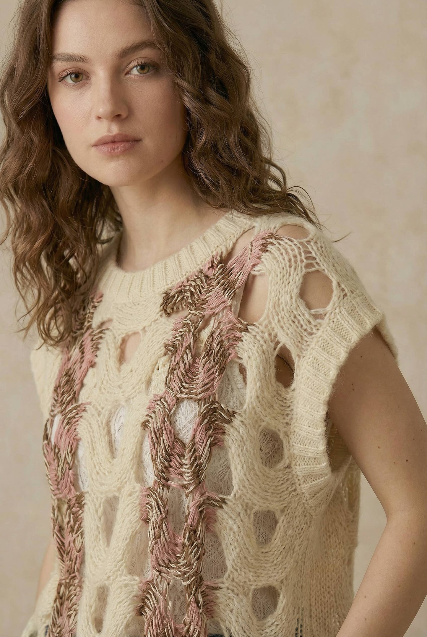 Crochet Knit Top with Floral Appliqué Detailing.: Ivory / S,M,L