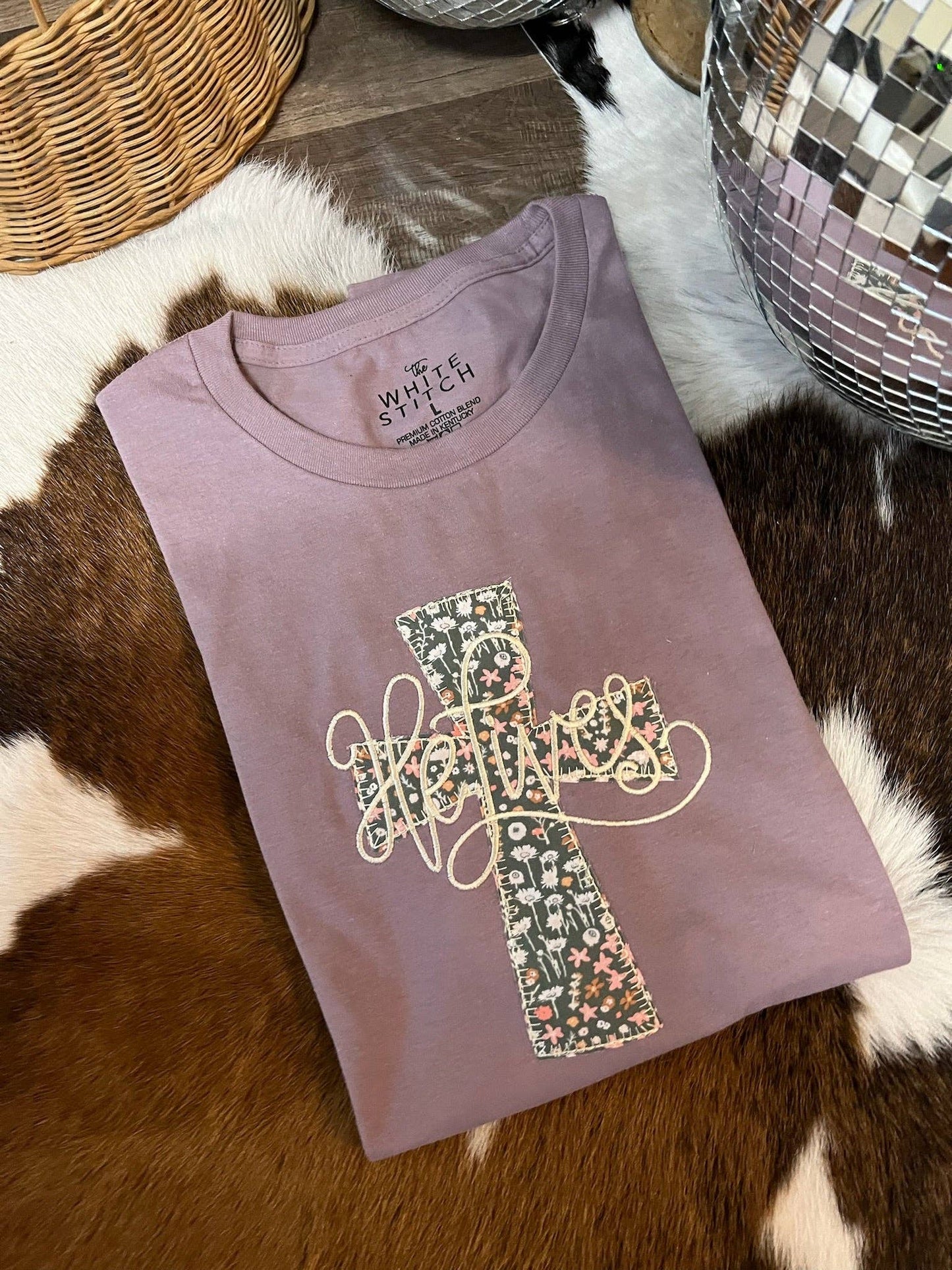 He Lives Cross | Handmade: L / Tee Shirt