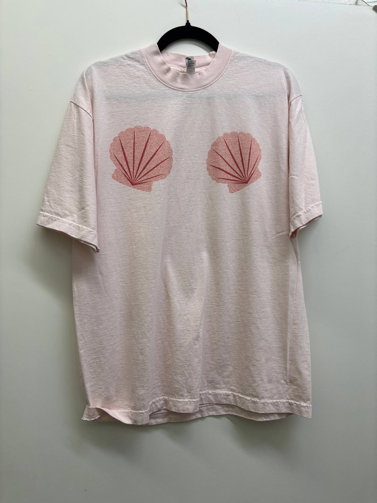 SEASHELL GRAPHIC TEE