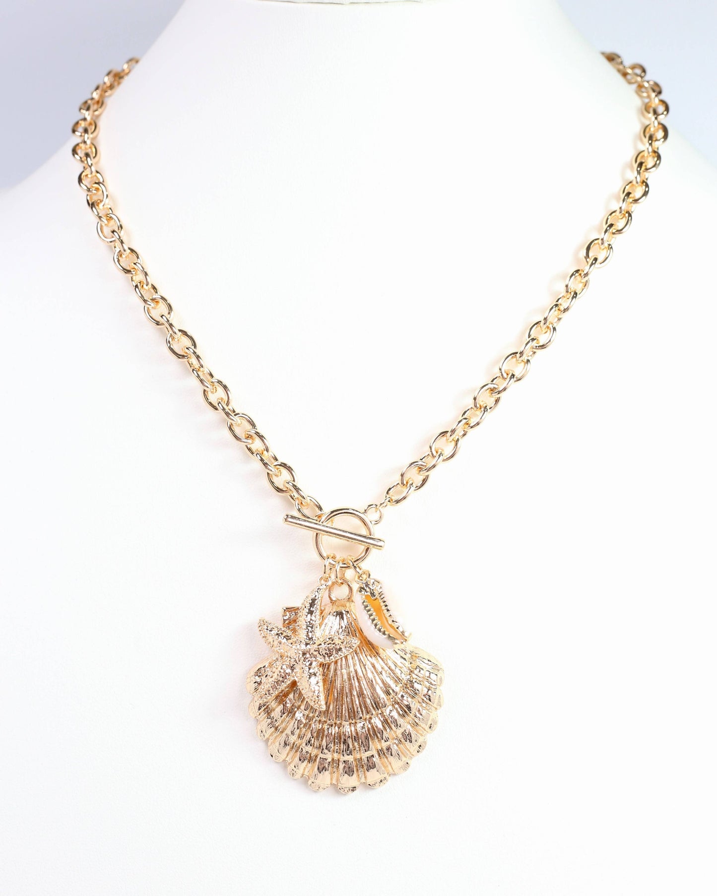 August Shell Necklace Gold