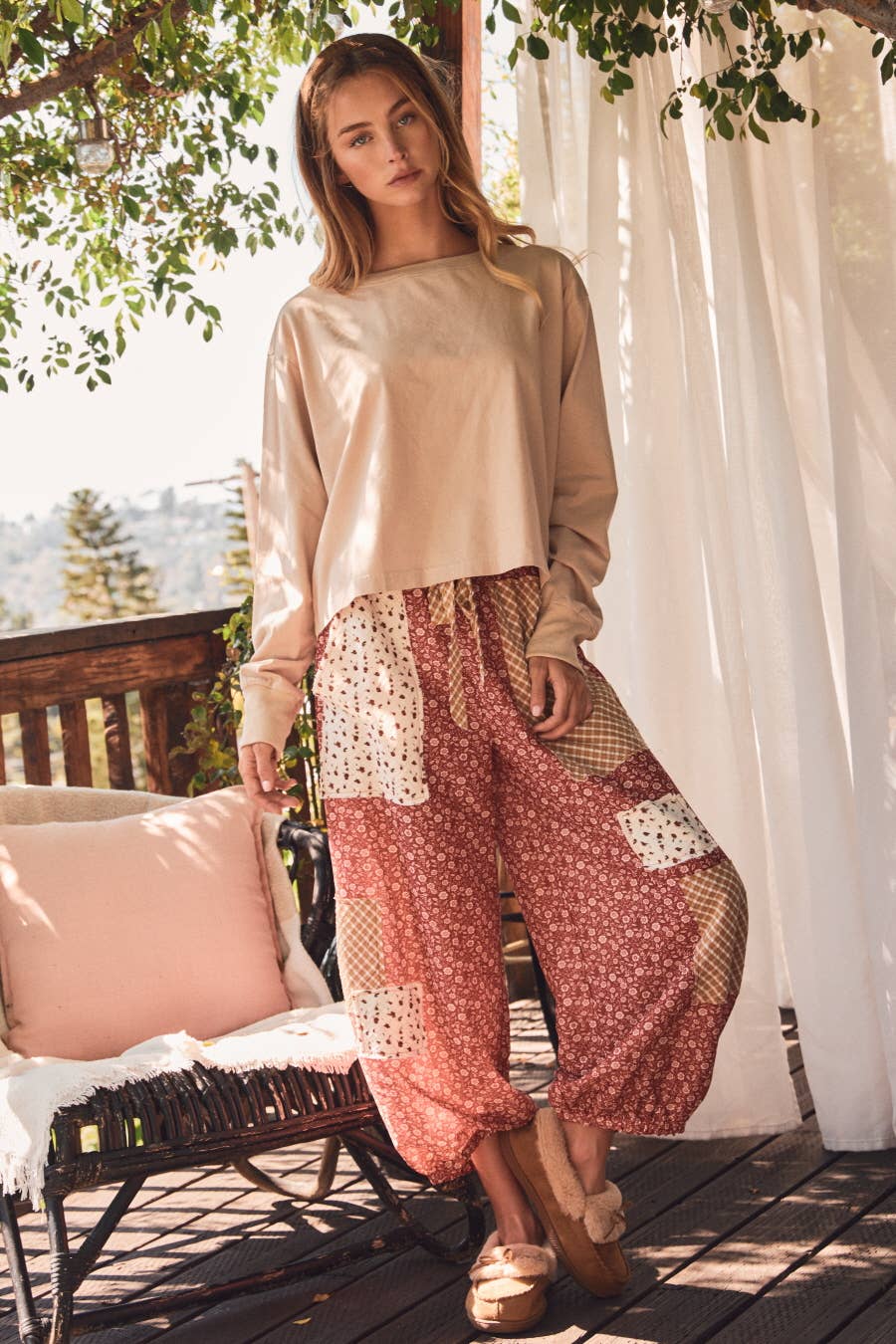 Floral Patchwork Printed Balloon Pants: CHILI PEPPER