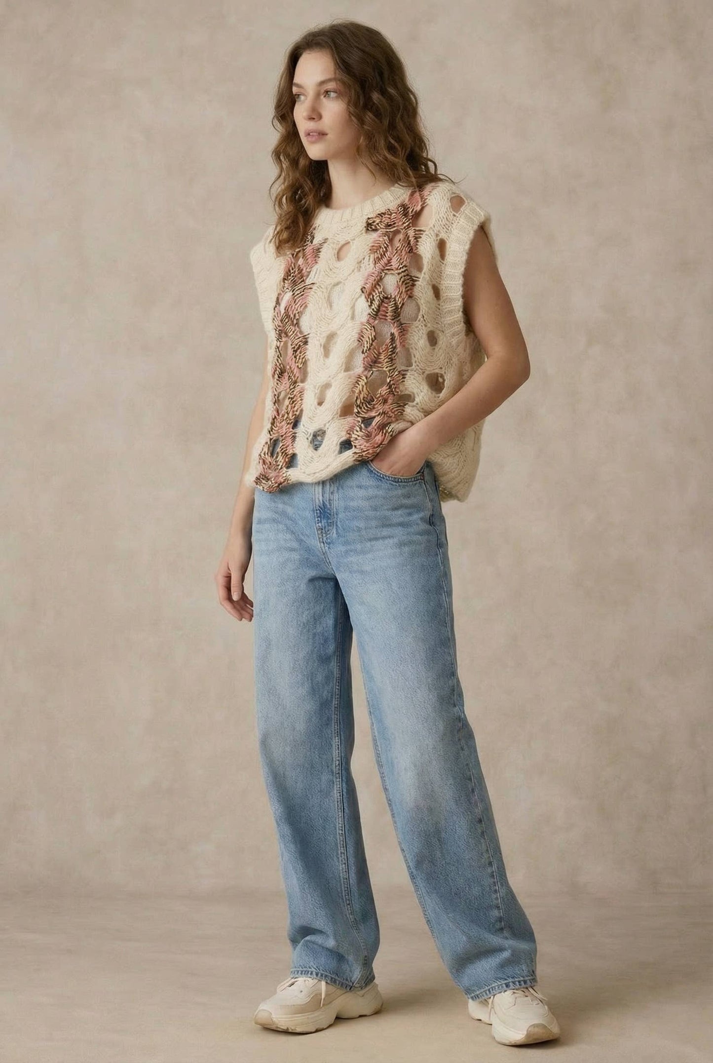 Crochet Knit Top with Floral Appliqué Detailing.: Ivory / S,M,L