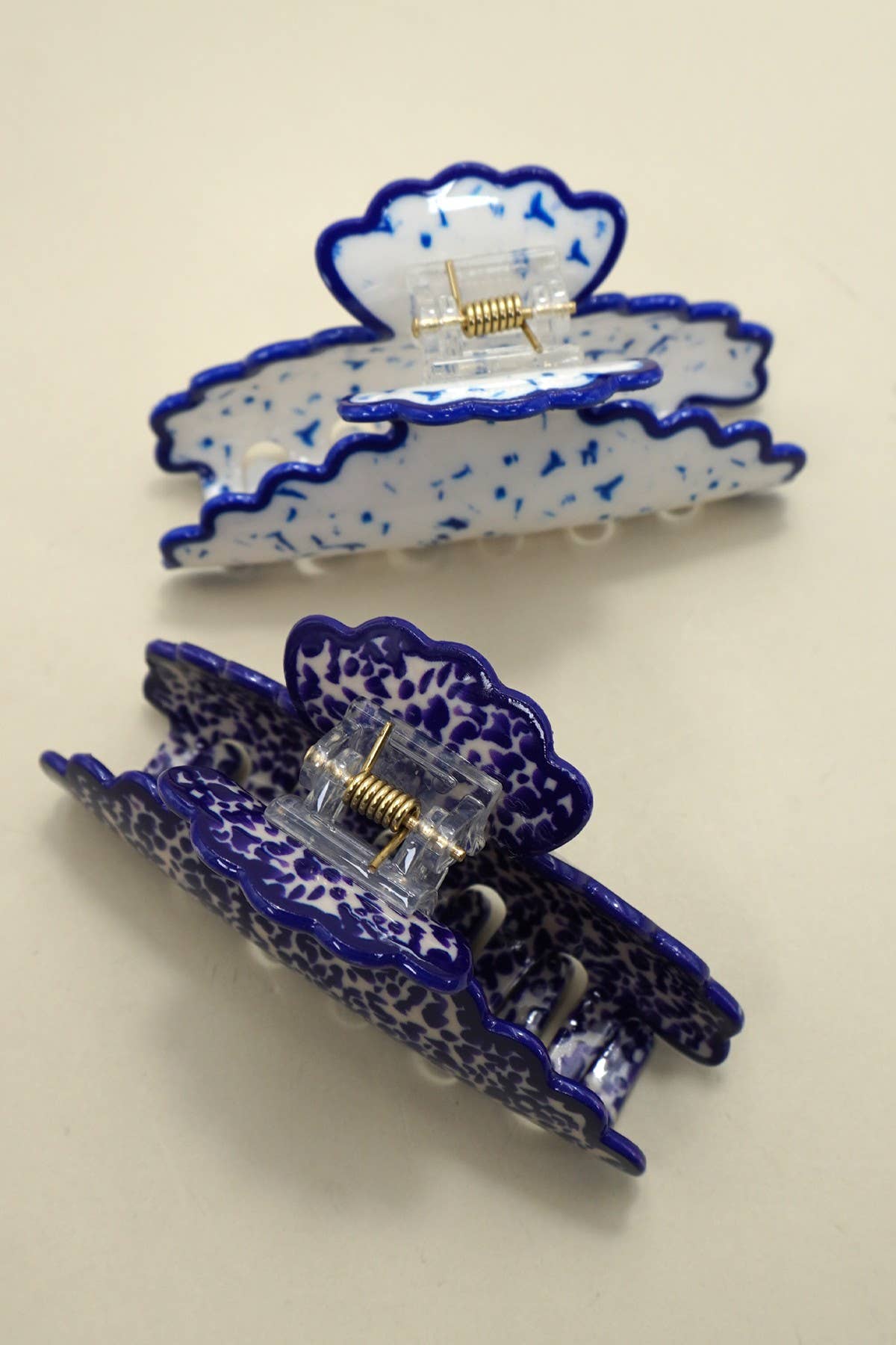 VINTAGE PORCELAIN STYLE HALF MOON HAIR CLAW CLIPS |White