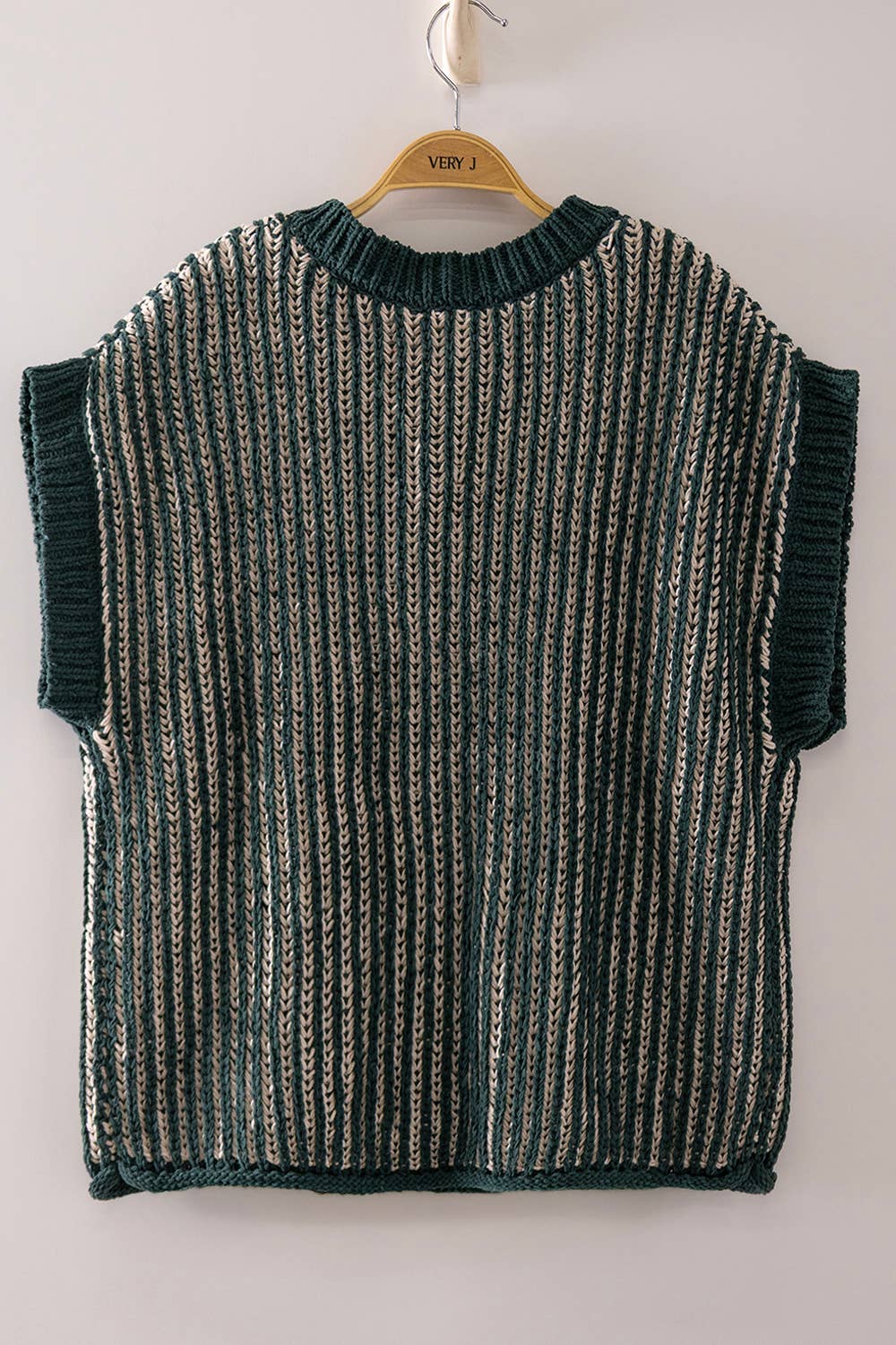 Two-Tone Rib Knit Vest Cardigan: HUNTER GREEN/CREAM