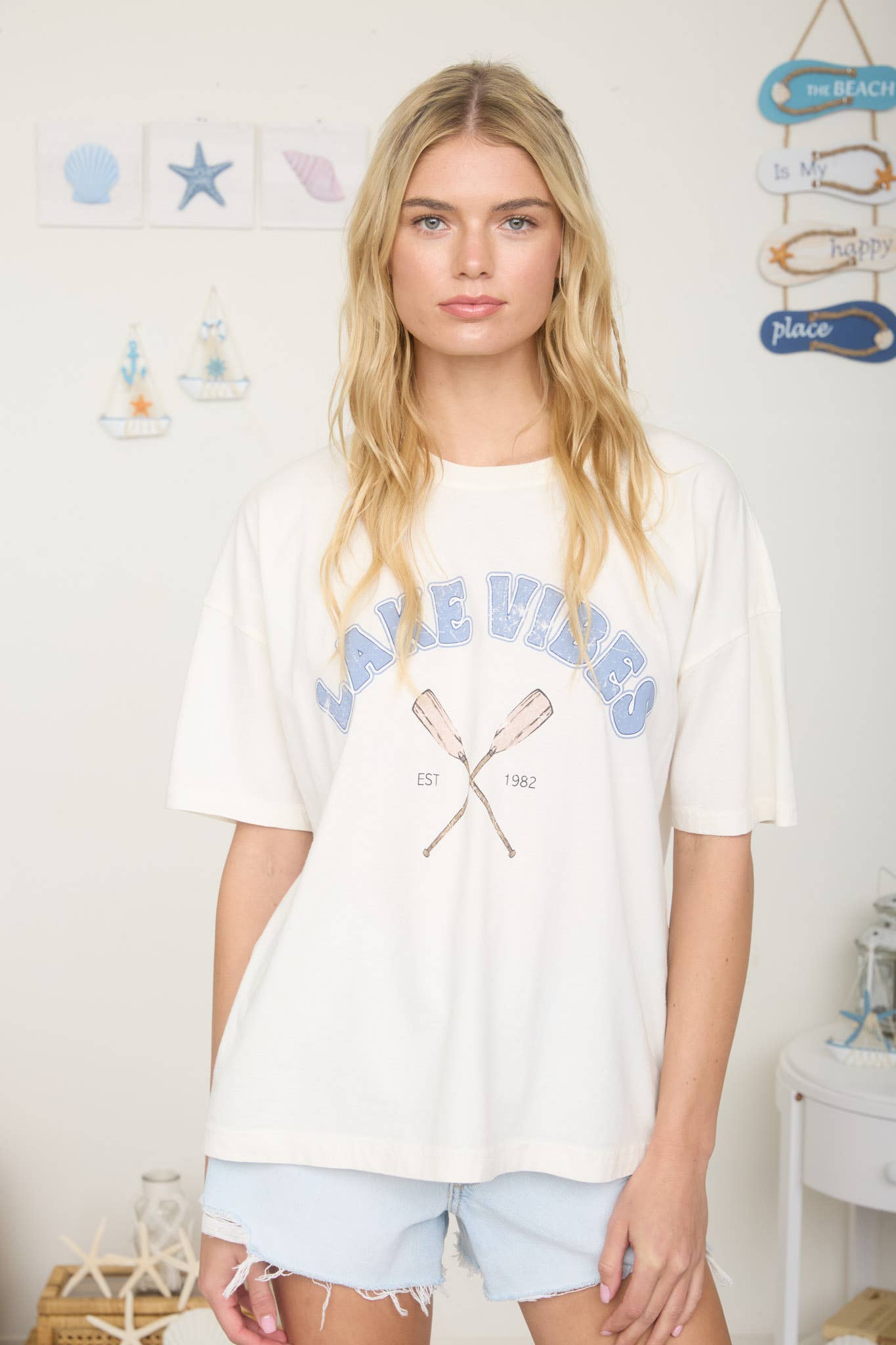 LAKE VIBES SHORT SLEEVE KNIT GRAPHIC T-SHIRT: BUTTER YELLOW