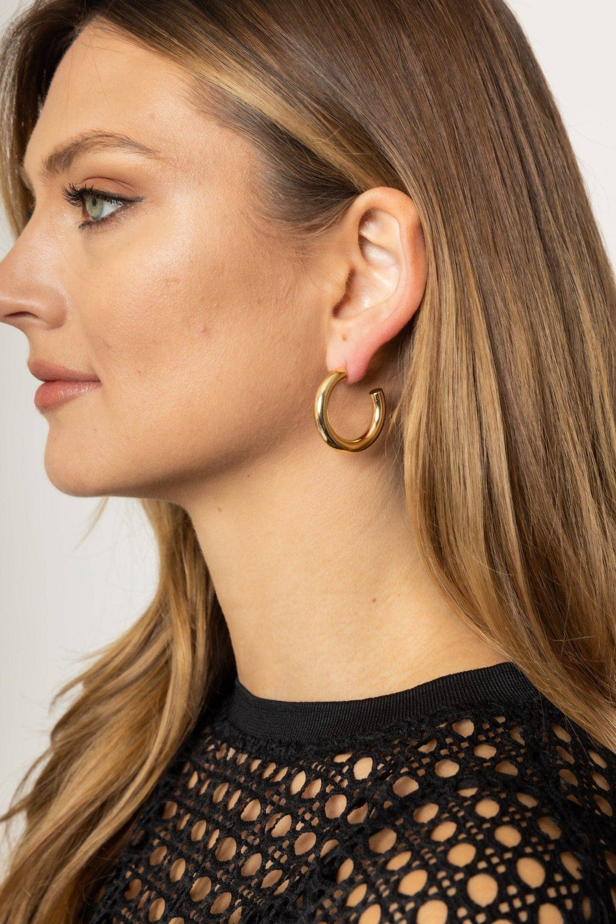 14K Metal Post Hoop Earrings: Gold / Large