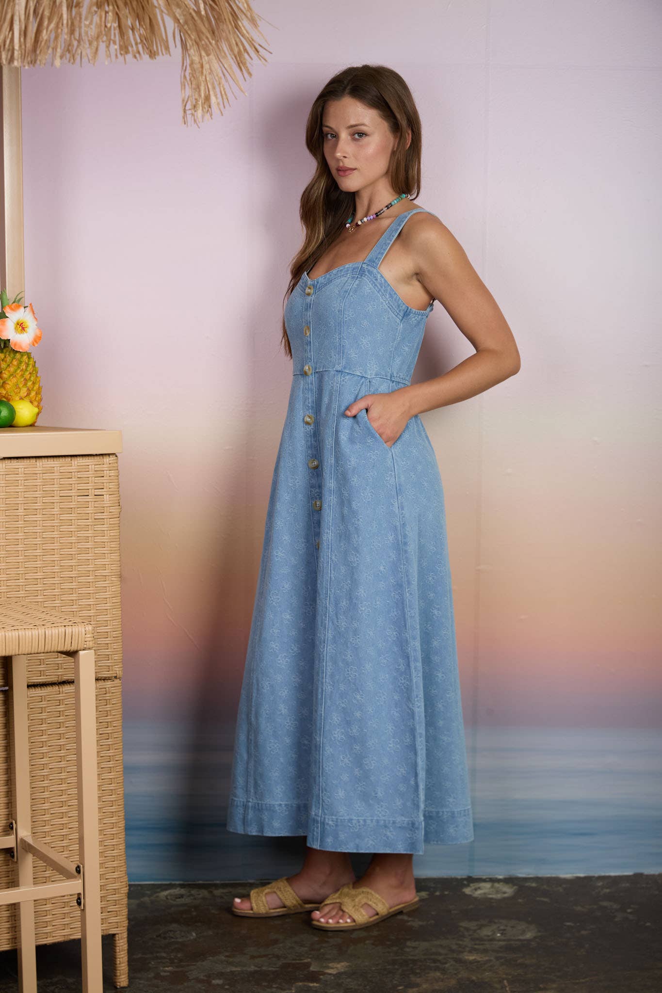 FLORAL DENIM JACQUARD SWEETHEART MIDI DRESS: LIGHT DENIM