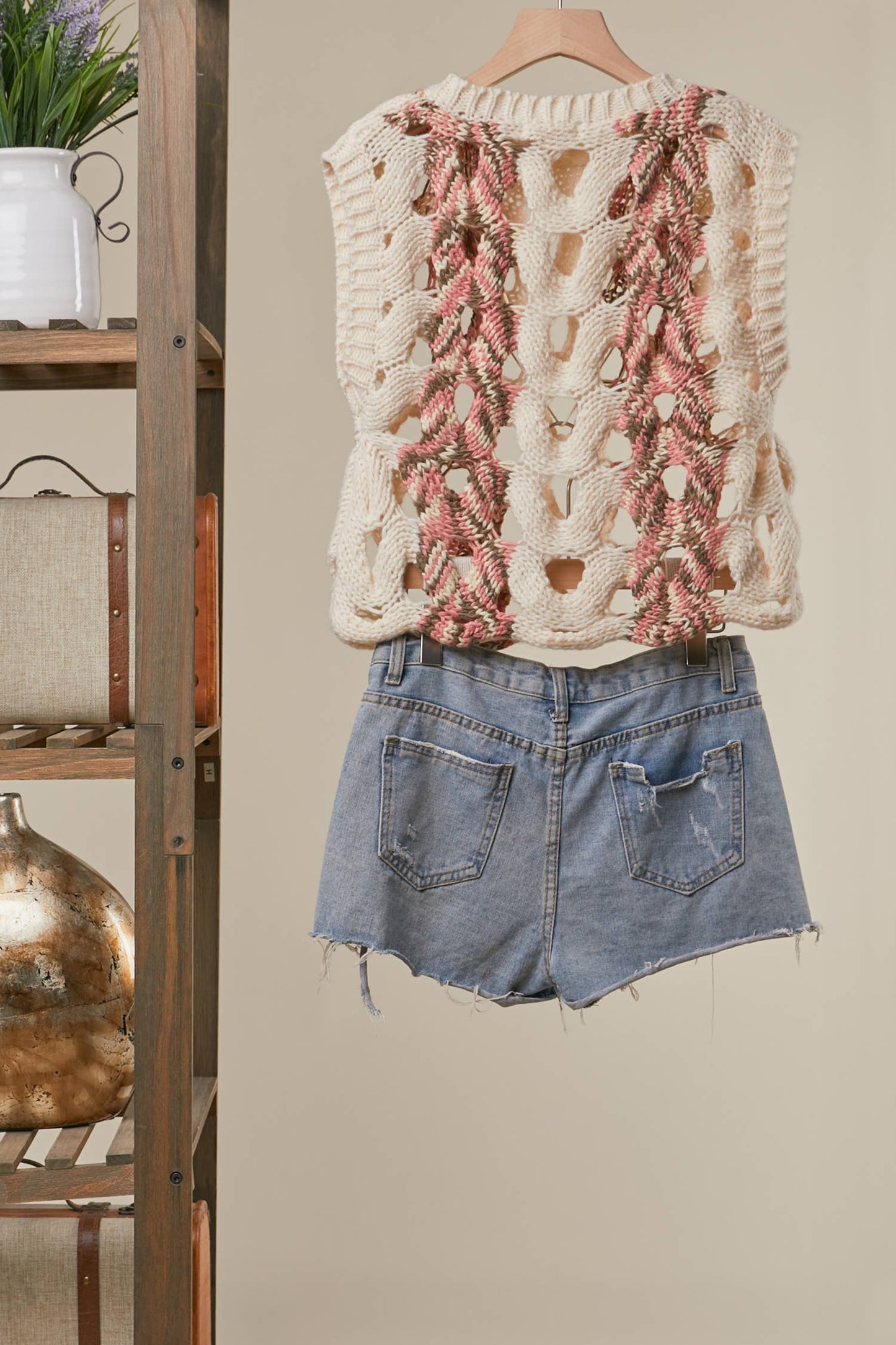 Crochet Knit Top with Floral Appliqué Detailing.: Ivory / S,M,L