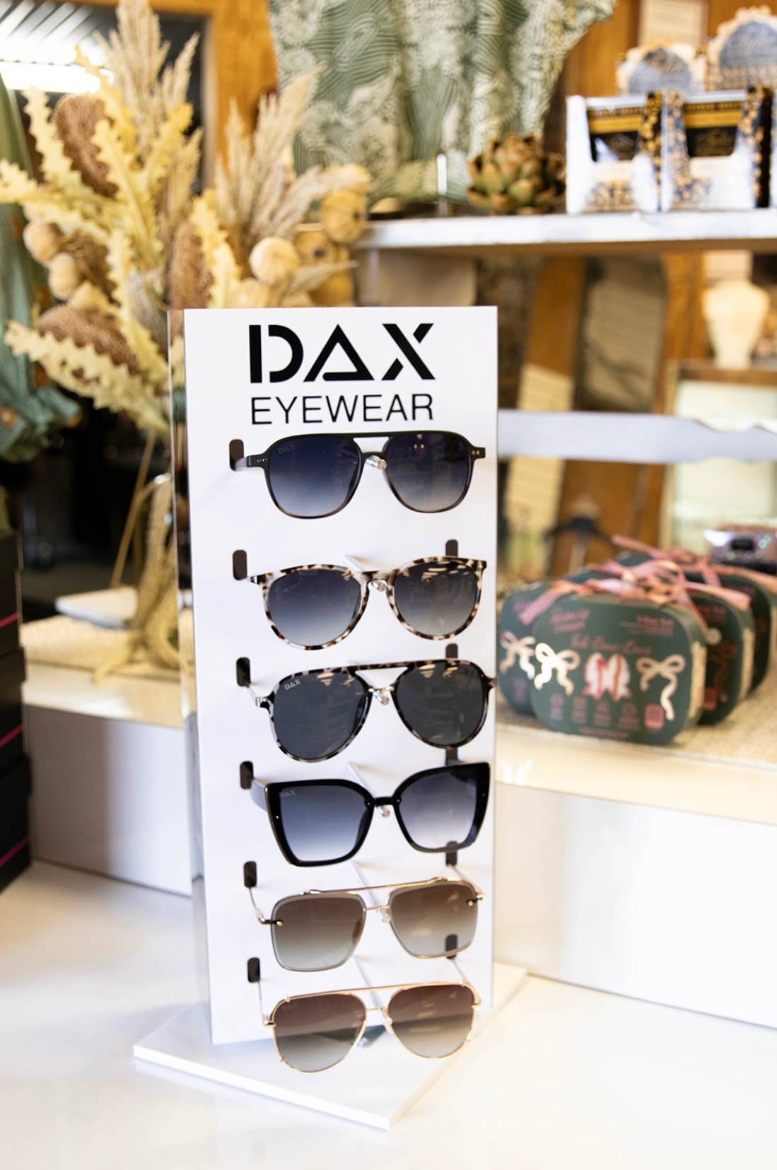 Ivy - Women's Oversized Square Sunglasses: GOLD