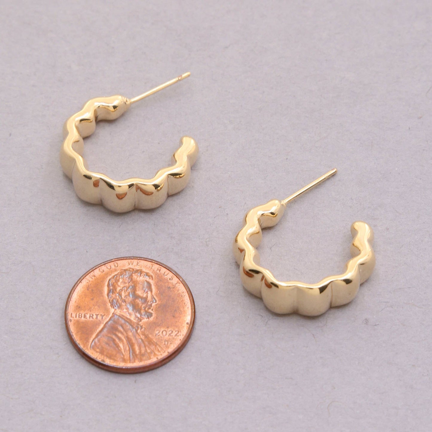 14K GOLD DIPPED WAVY OPEN HOOP GOLD DIPPED EARRING