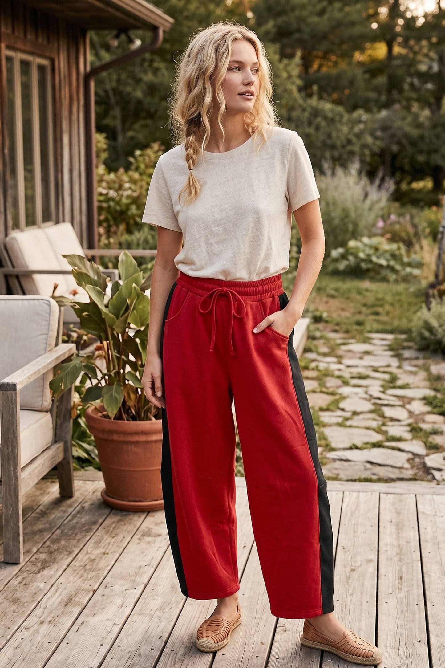 Scuba Side Panel Gameday Relaxed Pants: RED/BLACK