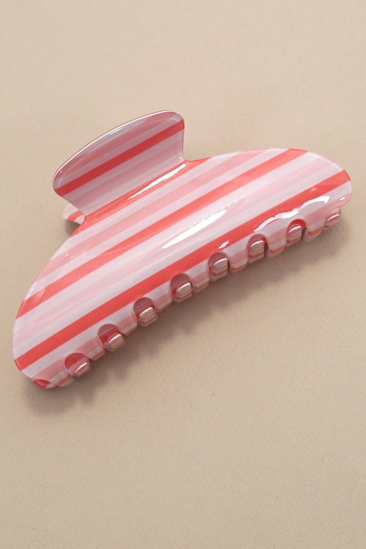 JUMBO STRIPE PLAID OVAL HAIR CLAW CLIPS: Black