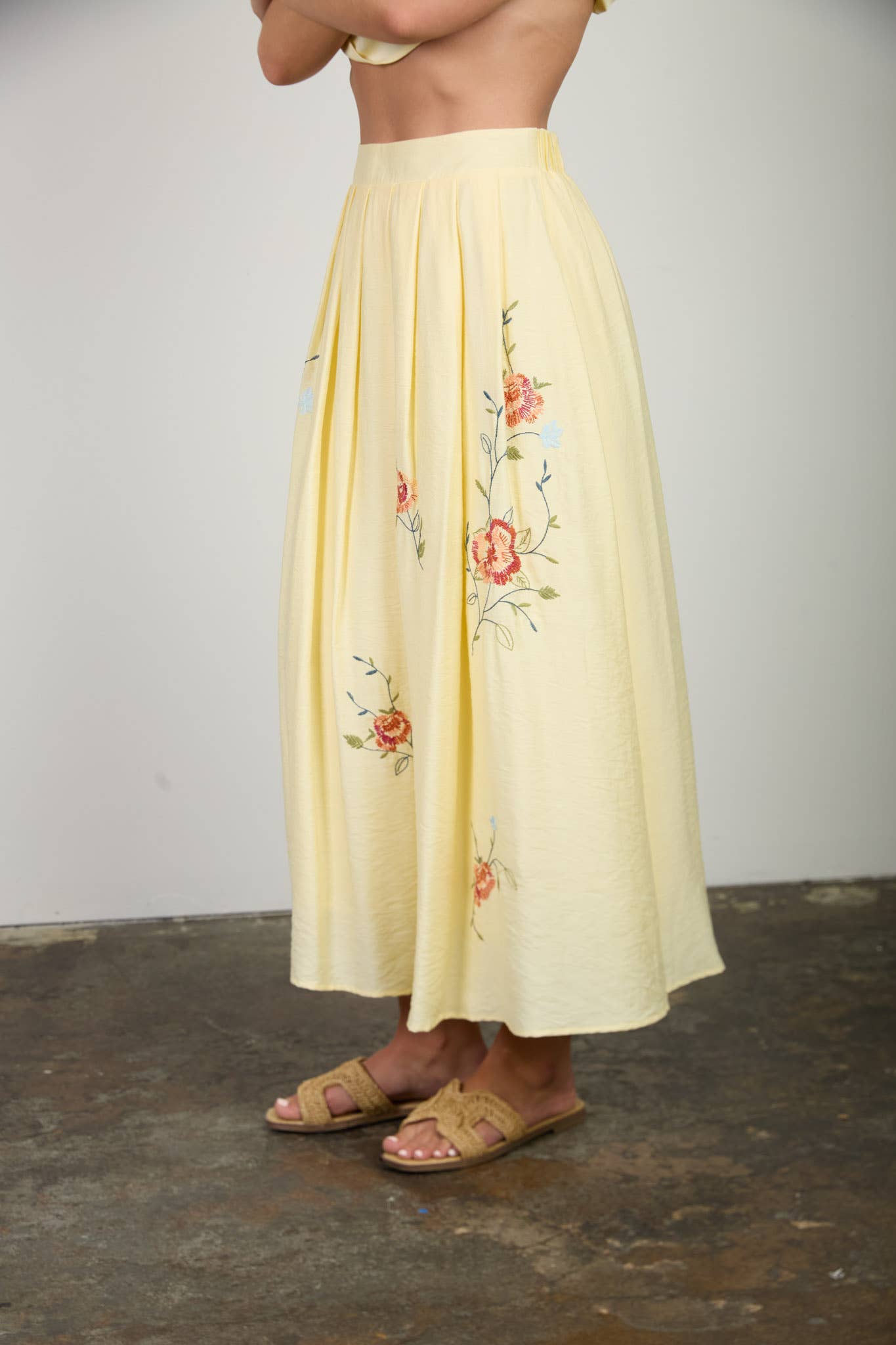 FLORAL EMBROIDERY DETAIL MIDI SKIRT: BUTTER YELLOW MULTI