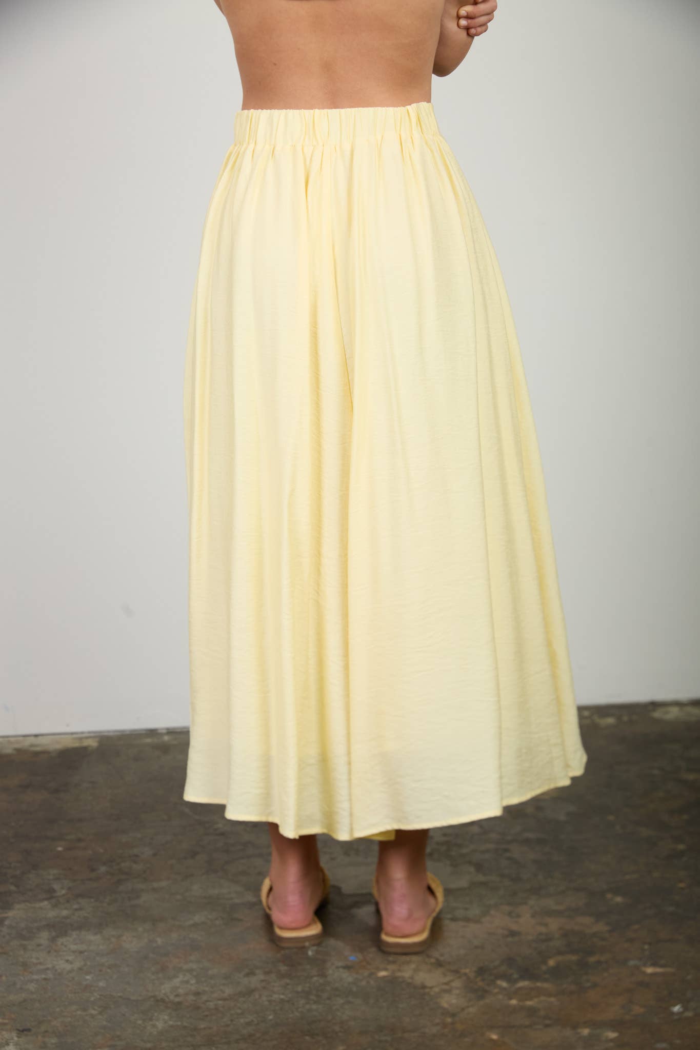 FLORAL EMBROIDERY DETAIL MIDI SKIRT: BUTTER YELLOW MULTI