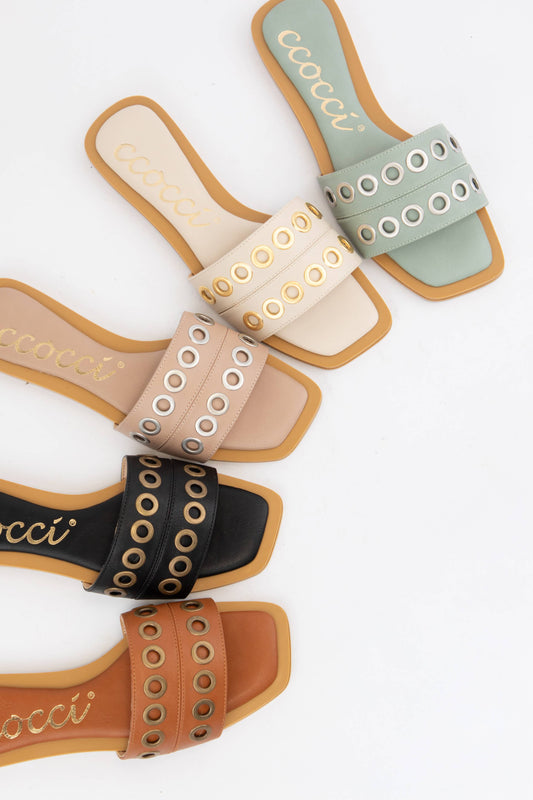 DOLLY ROUND EYELET DETAILED SANDAL: BLACK