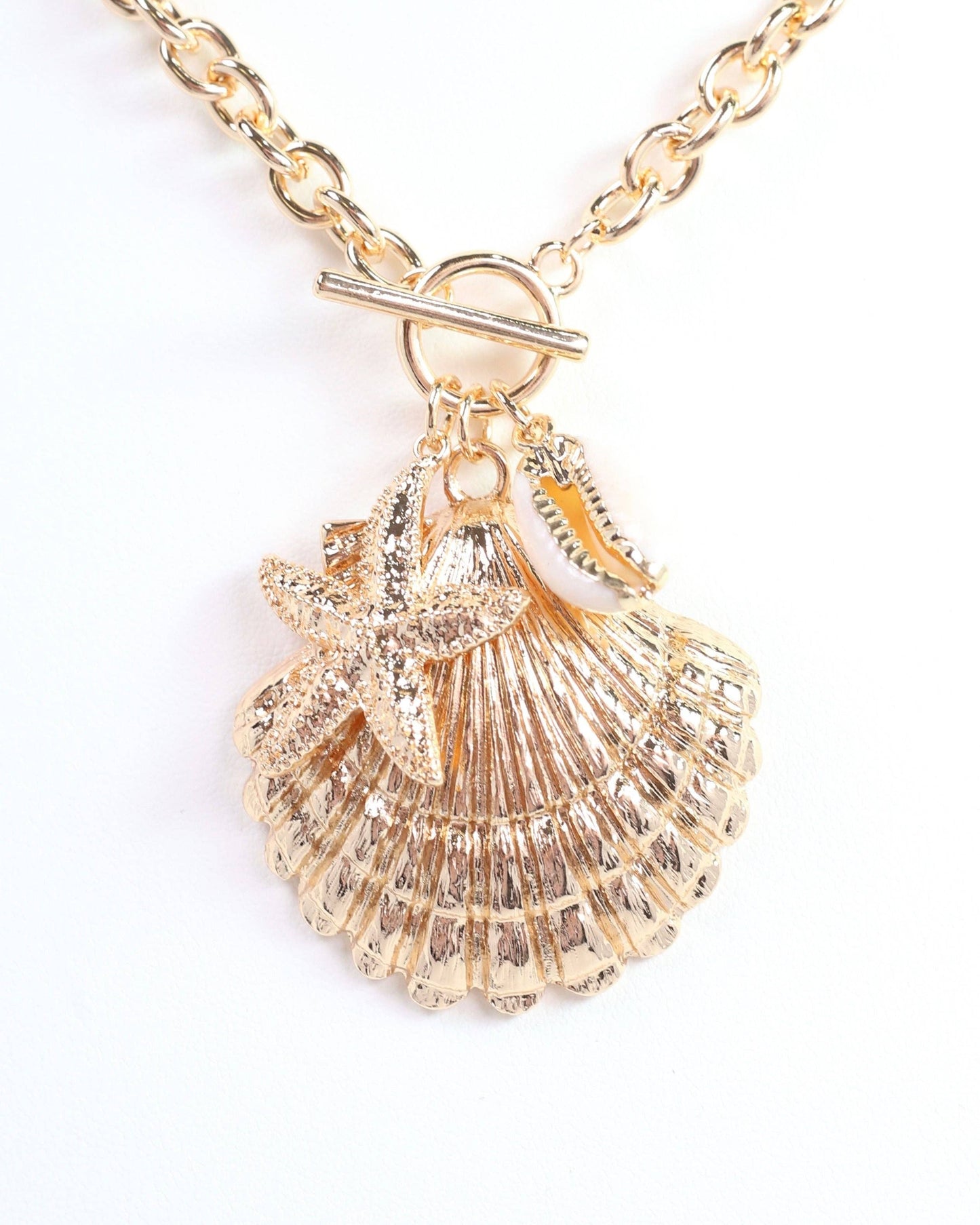 August Shell Necklace Gold