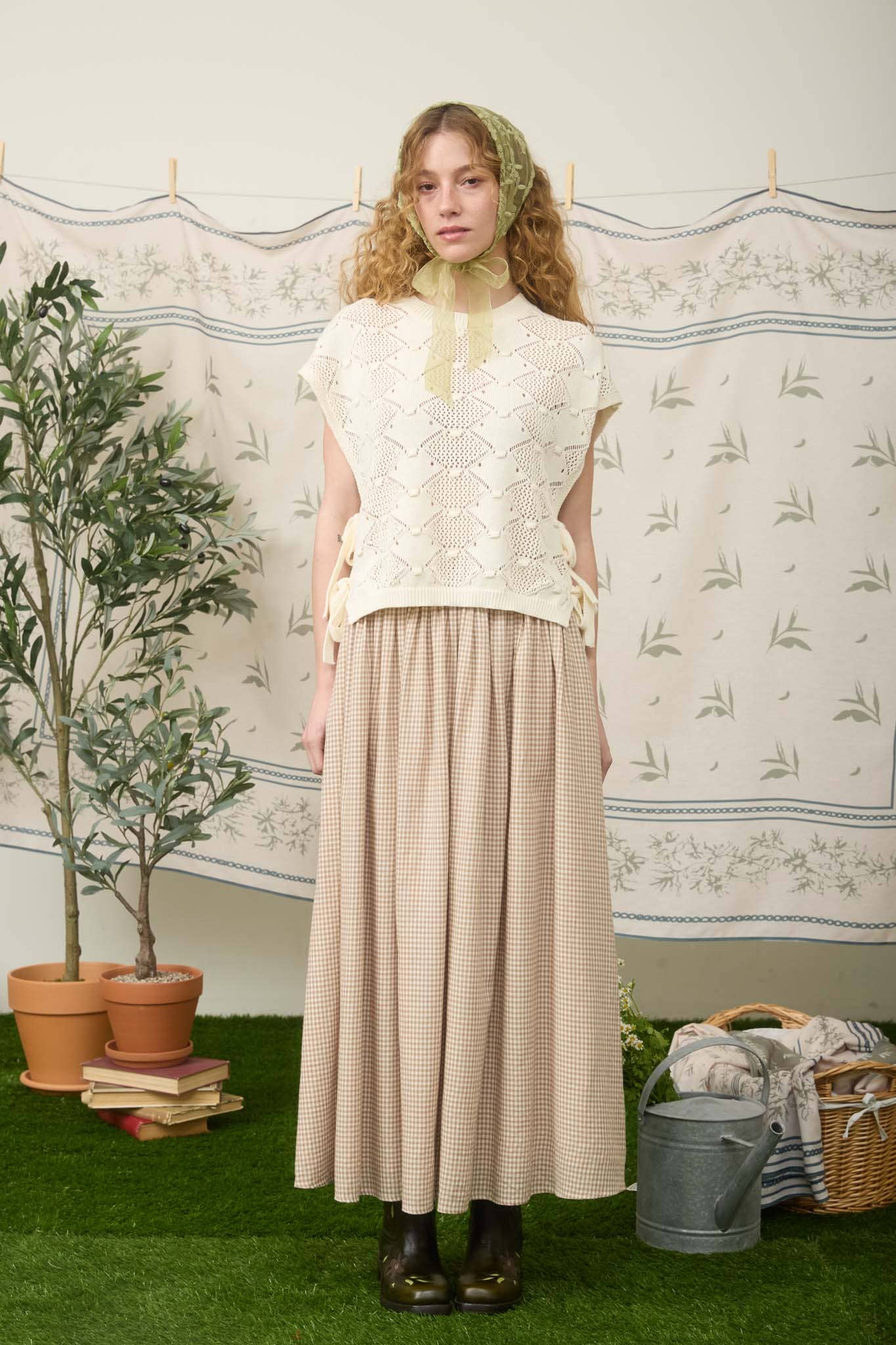 CLIP DOT SHORT SLEEVE SIDE TIE CROCHET SWEATER: CREAM