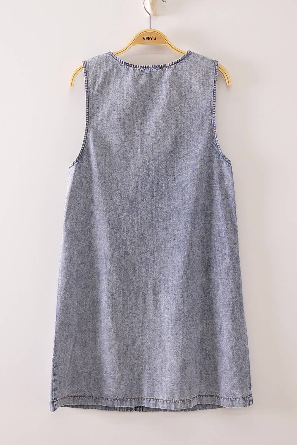 Scallop Button Washed Denim Mini Dress: LT INDIGO