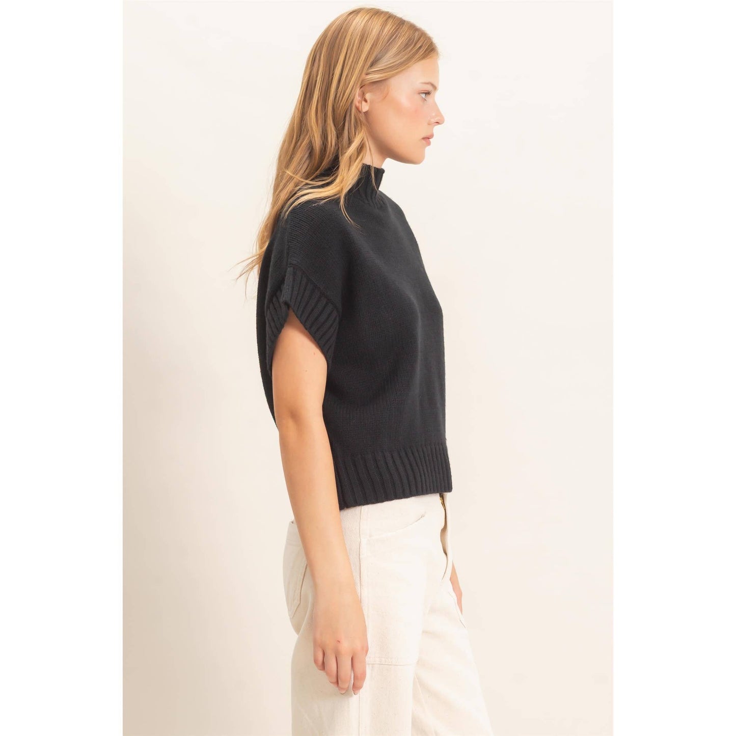 Ribbed Mock Neck Sweater Vest: BLACK