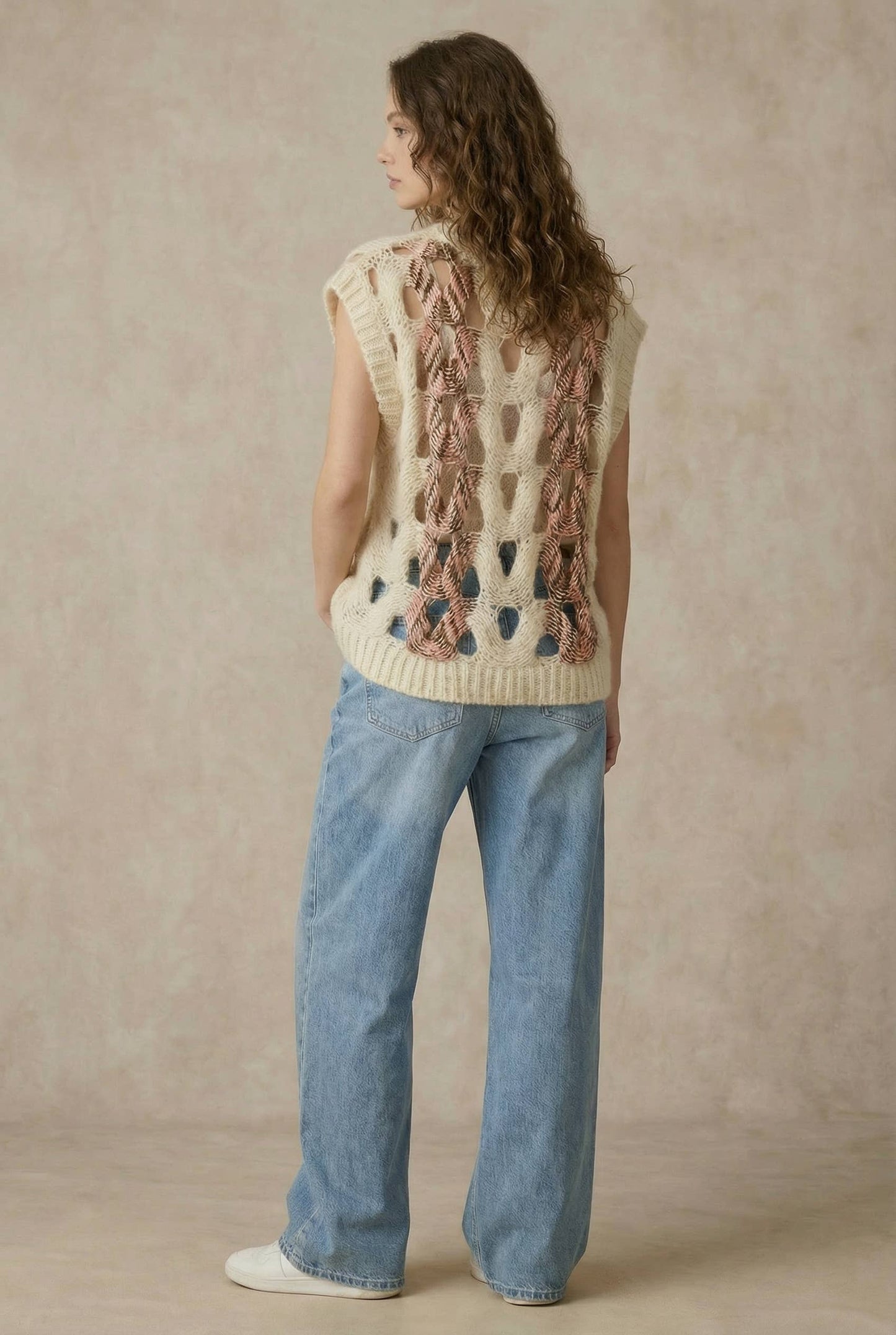 Crochet Knit Top with Floral Appliqué Detailing.: Ivory / S,M,L