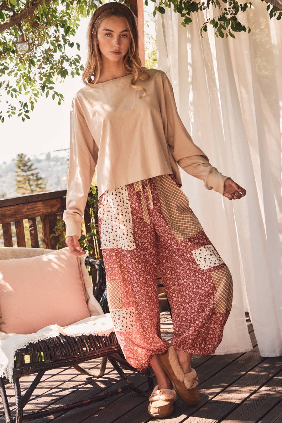 Floral Patchwork Printed Balloon Pants: CHILI PEPPER