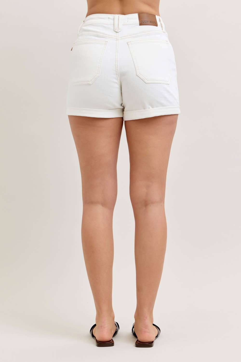 HW Aurora Weekender Short Double Rolled Cuff: WHT