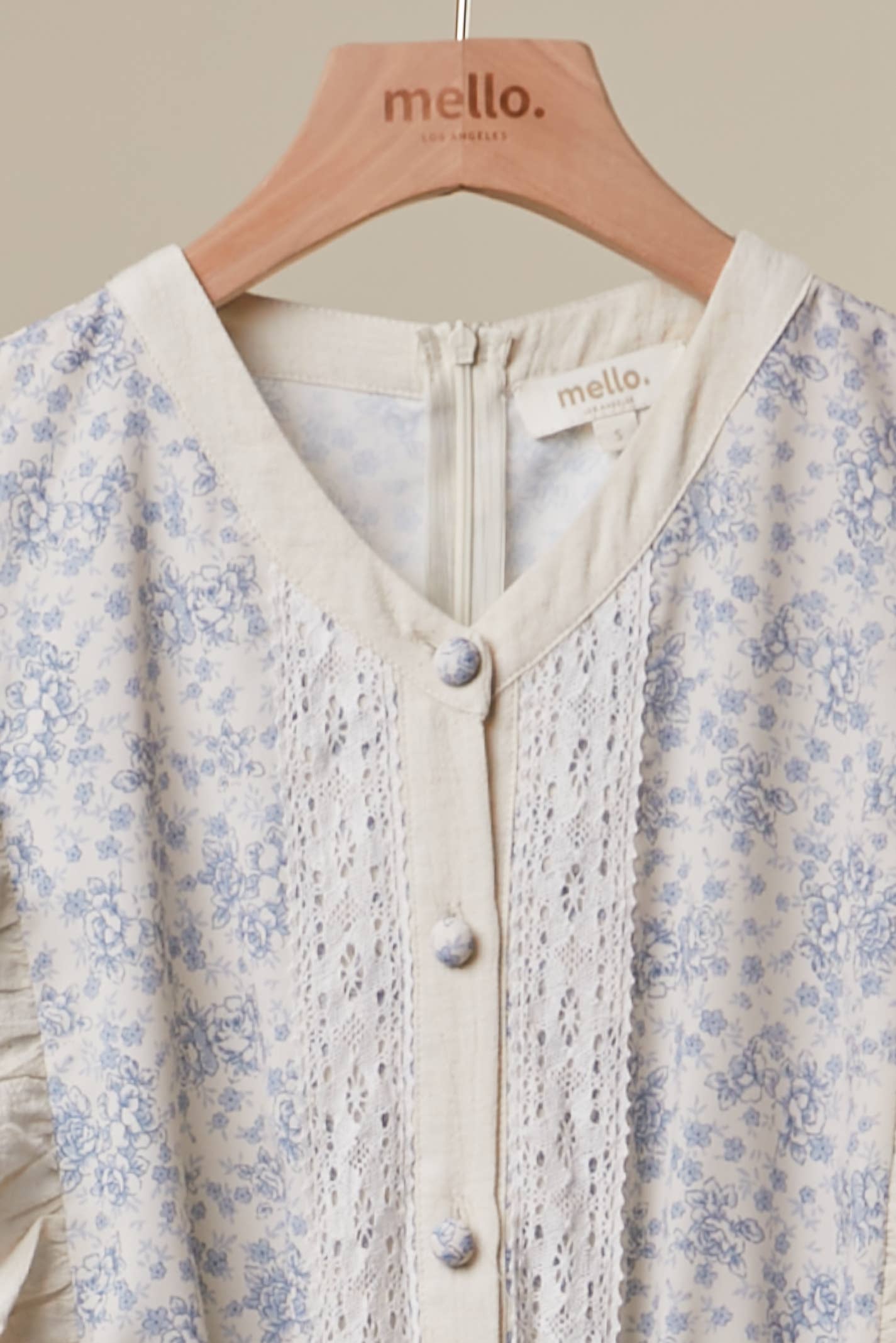 FLORAL LACE PANEL ROMPER: Dusty Sky Blue