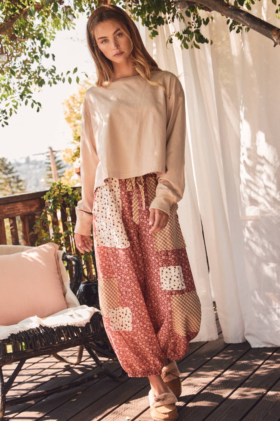 Floral Patchwork Printed Balloon Pants: CHILI PEPPER