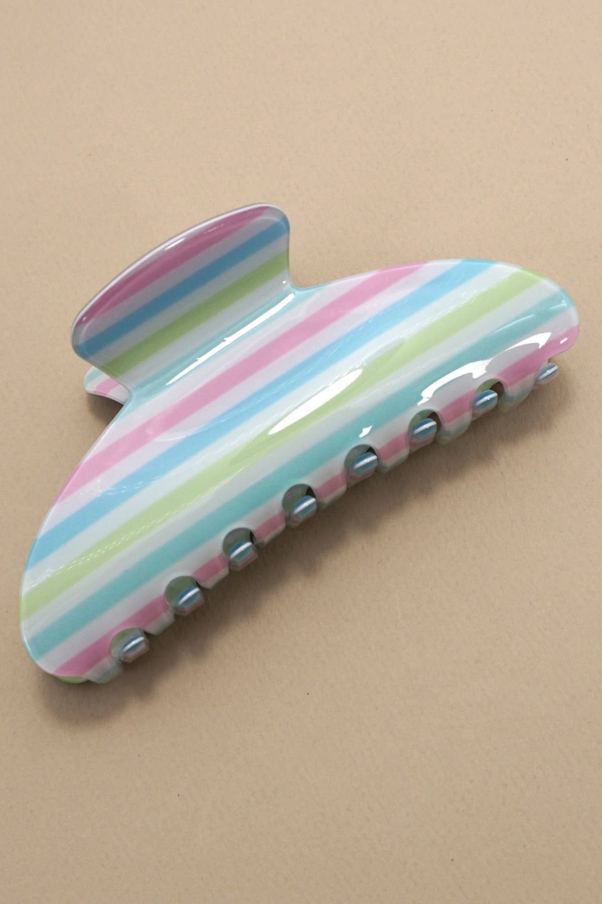 JUMBO STRIPE PLAID OVAL HAIR CLAW CLIPS: Black