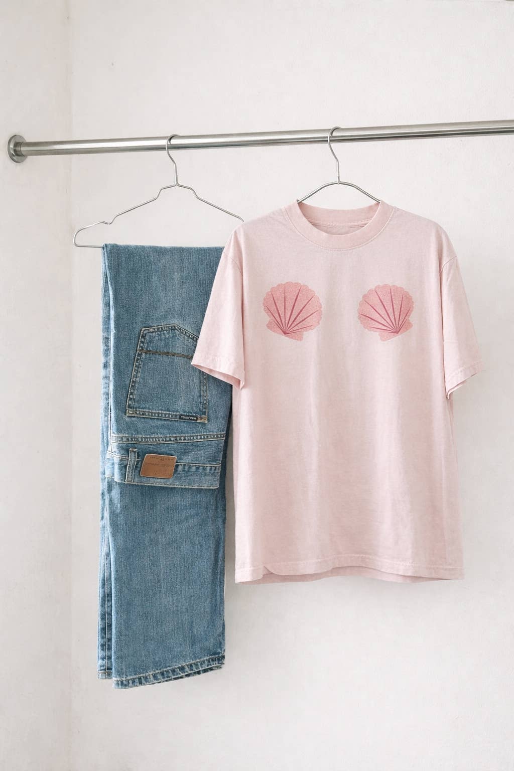 SEASHELL GRAPHIC TEE
